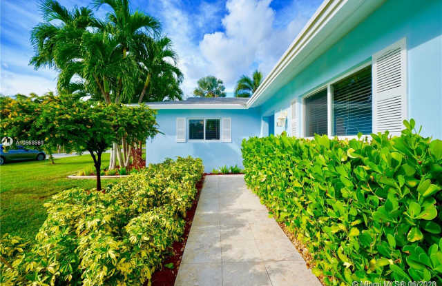 14721 SW 87th Pl Gallery 2