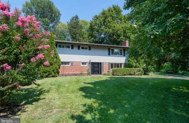 6914 ROSEMONT Gallery 2