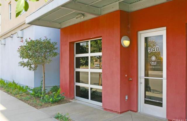 940 E Civic Center Drive Gallery 2