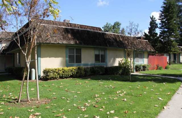 3 bedroom / 2 bathroom / 2-car Garage / Gated Community / only $2,475/month Gallery 4