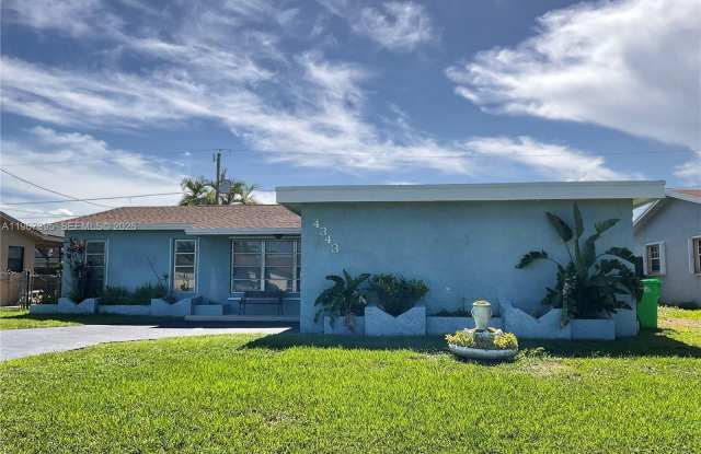 4343 NW 113th Ter photos photos