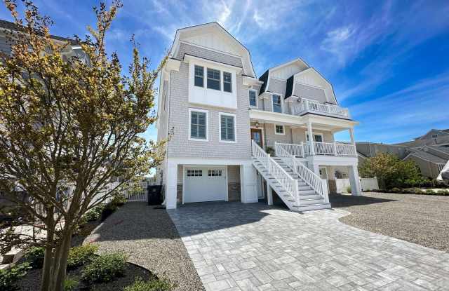 520 Normandy Drive Gallery 2
