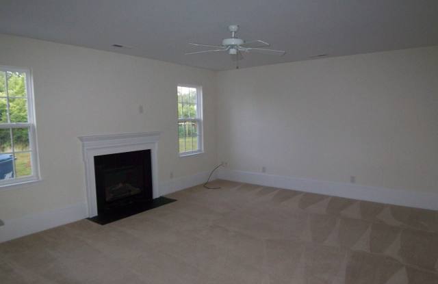 1009 Southridge Drive Gallery 3