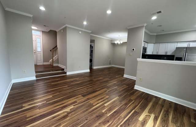 44194 SHADY GLEN Terrace Gallery 2