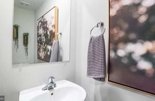 452 17TH Avenue Gallery 4