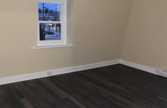 554 N New St photos photos