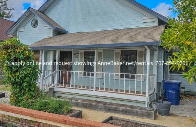 Craftsman 4BR/2BA in Downtown Cloverdale with Detached Office Gallery 3