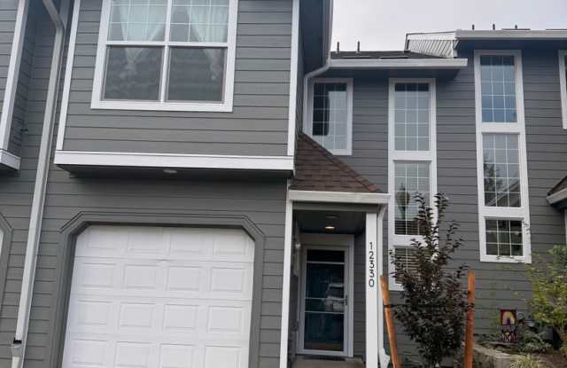 Bright & Spacious 2BR + Loft | Vaulted Ceilings, Fireplace & Deck! photos photos