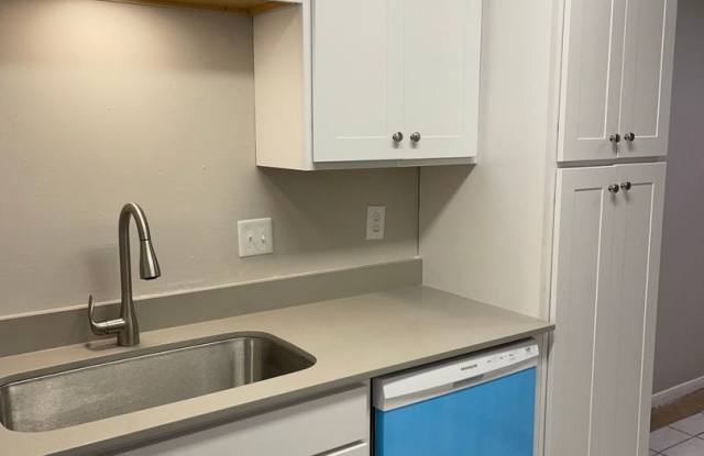 823 San Saba photos photos