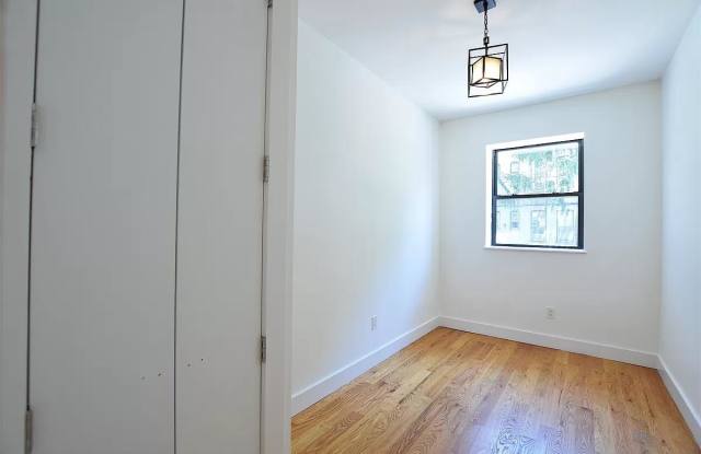 1816 George Gallery 3