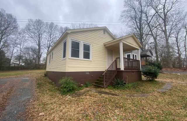 2/1 within walking distance to downtown Shelby photos photos