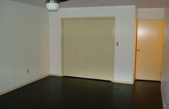 700 W Fern Ave #12 Gallery 3