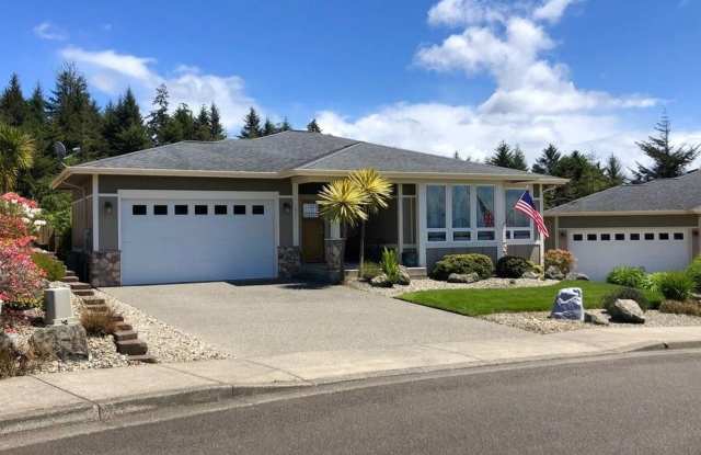 Amazing Bay View 3 bed/3 bath in Coos Bay photos photos