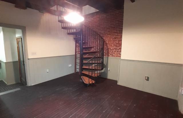 212 Locust St Gallery 4