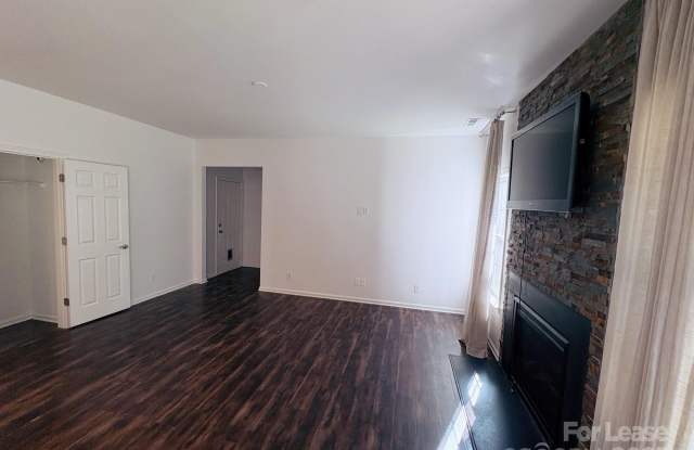 4204 Lawrence Daniel Drive Gallery 3