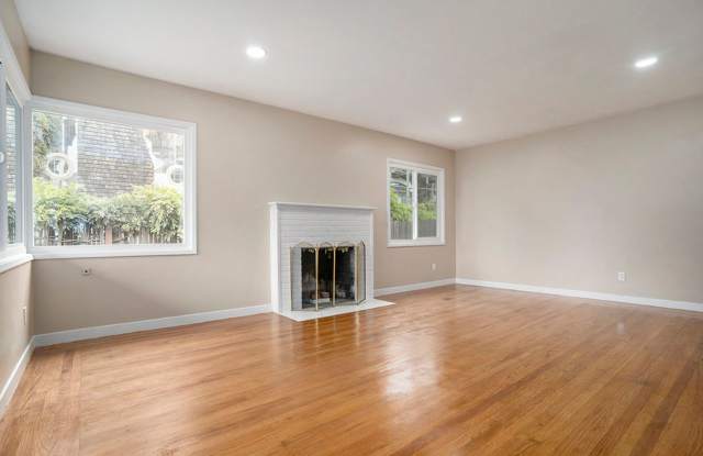 856 Cedar St. - 2 bedroom | 1 bath | Duplex Gallery 2