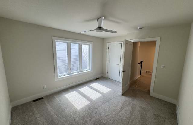 2108 North Cambridge Avenue - 2 photos photos