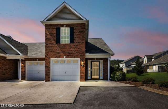 Beautiful End-Unit Condo – Move-In Ready! photos photos