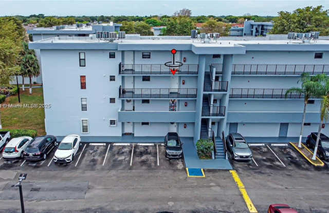 13850 SW 62nd St - 13850 Southwest 62nd Street, Kendale Lakes, FL 33183