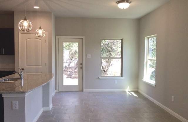 106 LAKEVIEW CT Gallery 3