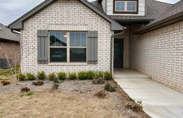 4 Bed, 2 Bath NW Edmond Home in Deer Creek Schools Gallery 3
