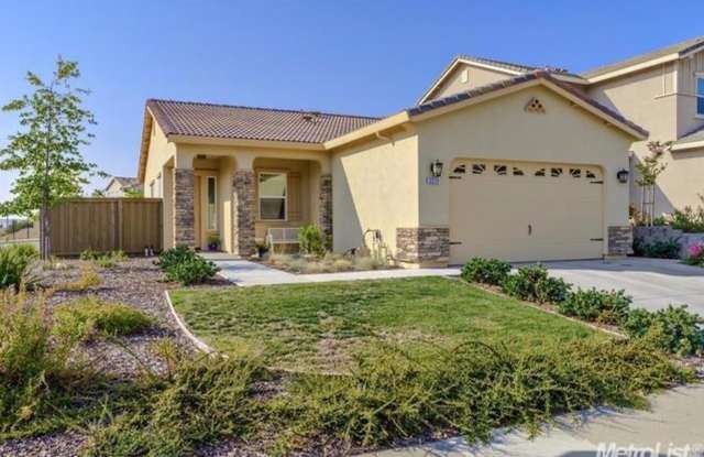 Beautiful 3 Bedroom, 2 Bathroom, 1,295 sqft. Empire Ranch Home for Lease. photos photos