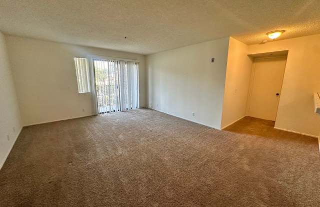 Spacious Two Bedroom Two Bath Condo near SDSU!! Gallery 3