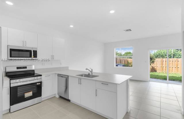 27634 SW 156th Ct Gallery 3