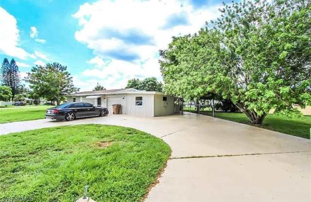 301 Bougainvillea Road W - 301 Bougainvillea Road West, Lehigh Acres, FL 33936