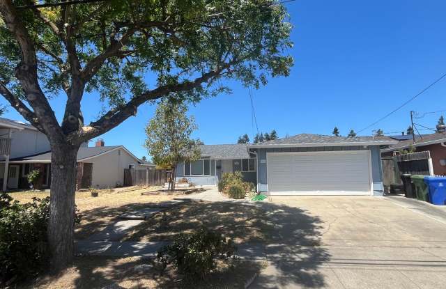 4 bedroom has nice layout, great location for commuters photos photos