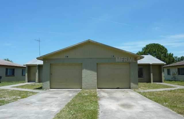 3/2 Half Duplex For Rent at 3149 Split Willow Drive Orlando, FL 32808 - 3149 Split Willow Drive, Orlando, FL 32808