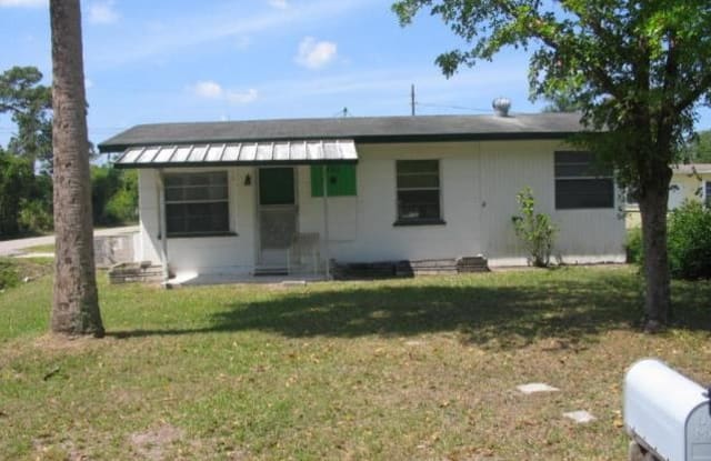 402 Miramar Rd - 402 Miramar Road, Tice, FL 33905