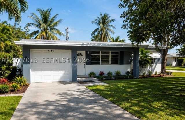 441 SW 10th Ter Gallery 1