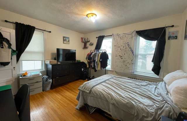 Amazing 4 bed and 2 bath in Brighton..... photos photos