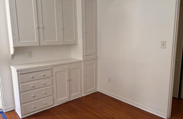 415 North Bushnell Avenue Gallery 3