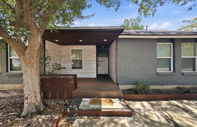 Unique Redesign - South Austin 3/2 - Big Private Yard - Garage- Great Neighborhood - Close to Everything photos photos