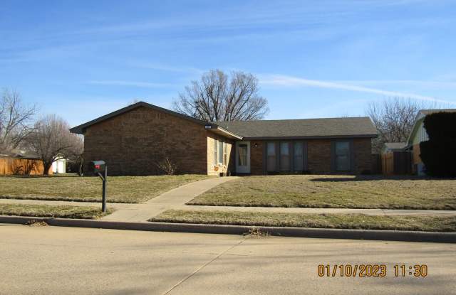 Great home located on the eastside, walking distance to MacArthur Schools. photos photos