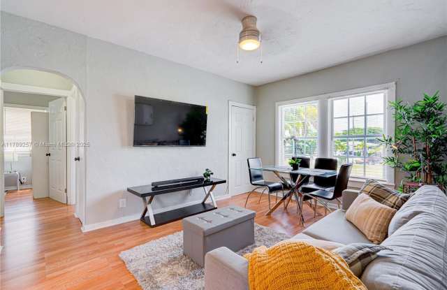 227 SW 30th Ave photos photos