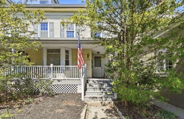 104 Maple Ave photos photos