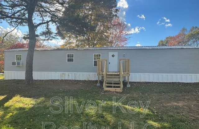 1004 South Jackson Street - 1004 South Jackson Street, Athens, TN 37303