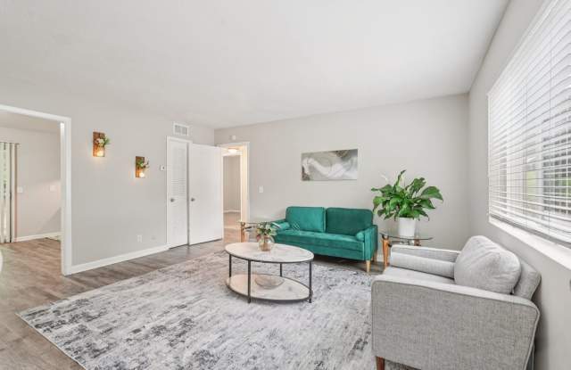 The Life at Arbor Creek Apartments photos photos