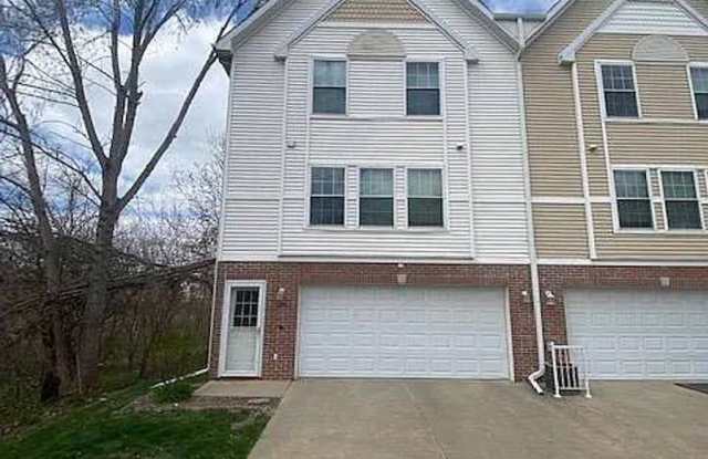 2-Bedroom Townhouse Available for Rent! - 1235 Southeast Village View Lane, Ankeny, IA 50021