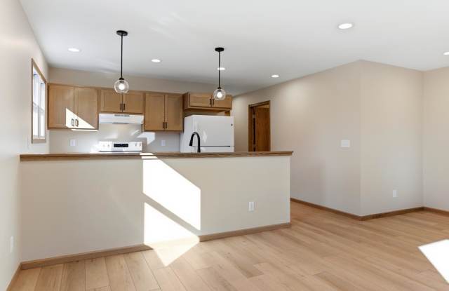 313 E Martin St photos photos