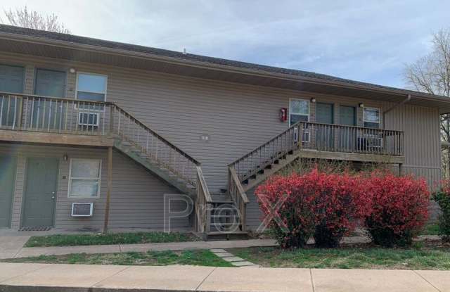 928 N Goetz Blvd - 928 North Goetz Boulevard, Joplin, MO 64801