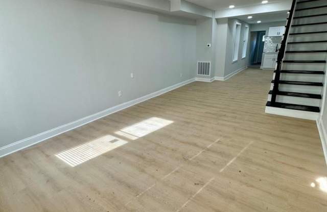 921 N PINE ST photos photos