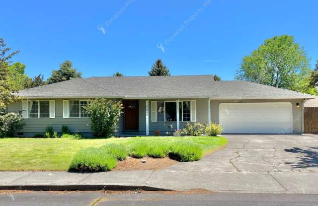 Charming Bend Home | Single-Story Living photos photos