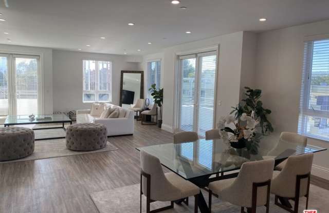 8700 Chalmers Dr Gallery 2