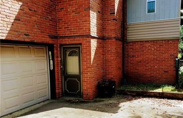 629 Murdoch St - 629 Murdoch Street, Washington, PA 15301