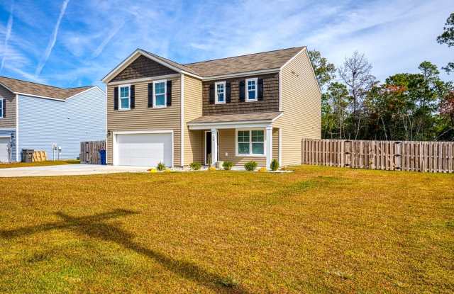 Beautiful 3-Bedroom Home with Spacious Layout and Modern Features - 190 Everett Yopp Drive, Onslow County, NC 28460
