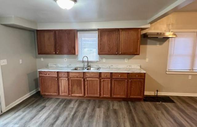 4653 Burleigh Rd Gallery 3